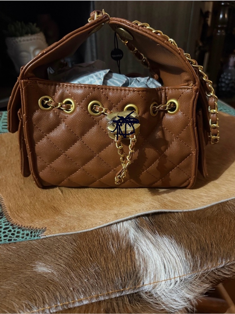 CC Brown Caviar Quilted Chain
Shoulder Bag with Gold Hardware